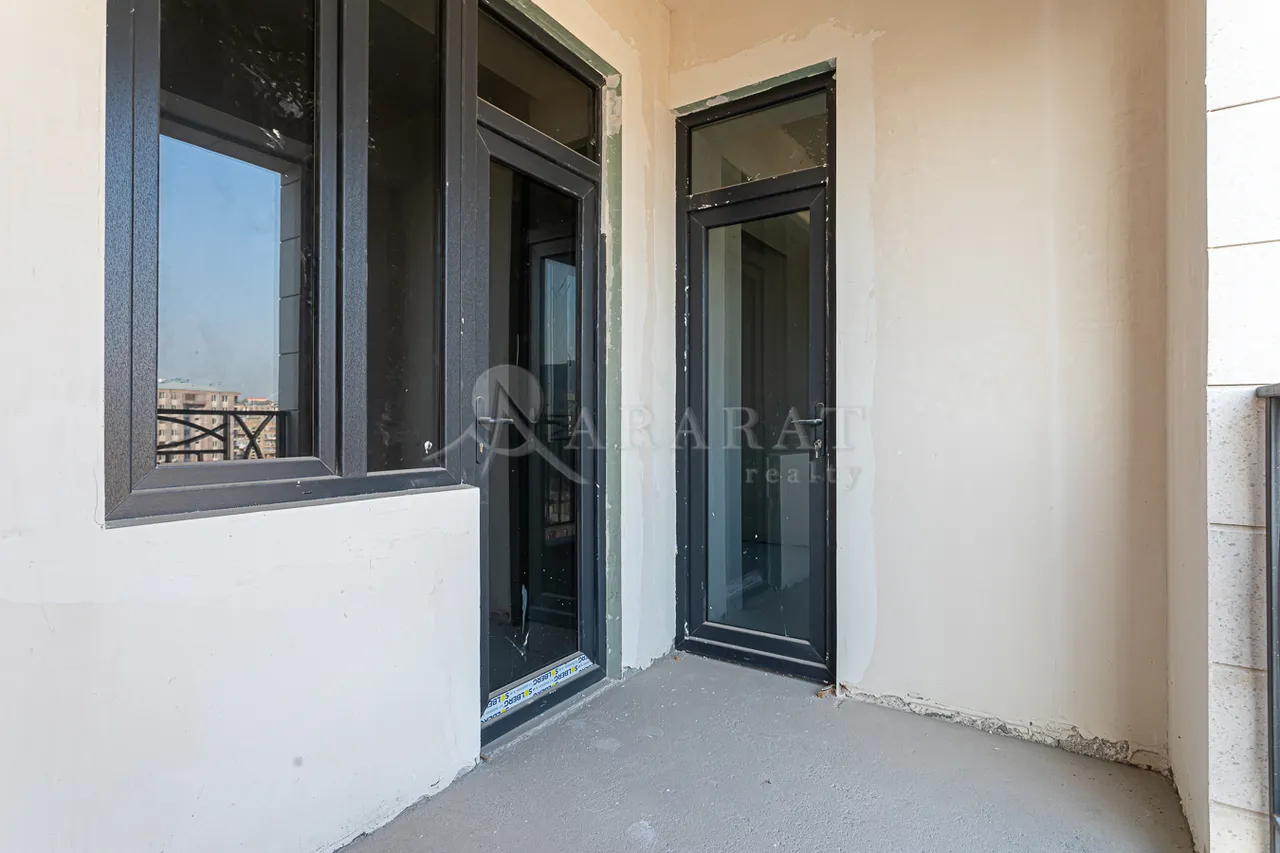 4 bedroom apartment for sale خیابان گِریبودوف, عربگیر ایروان, 157646