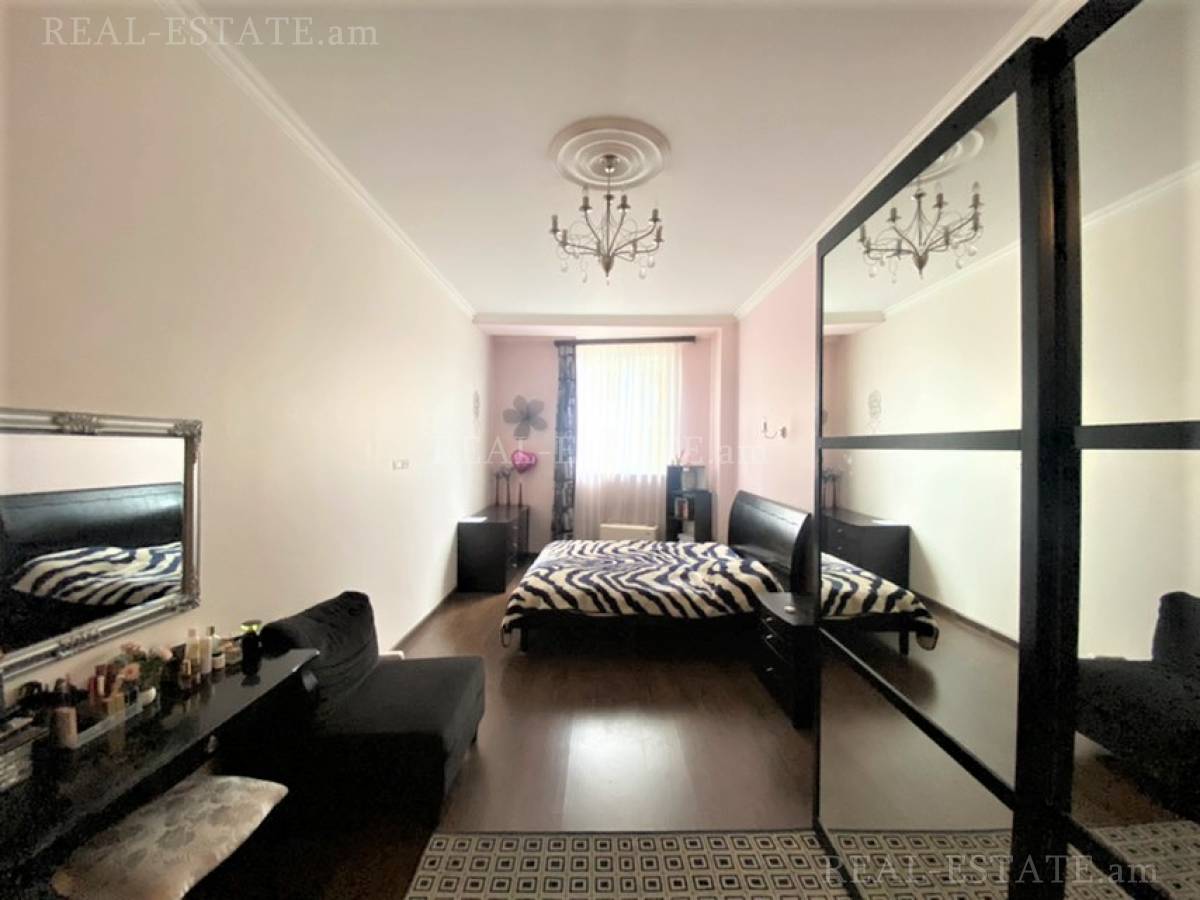 4 bedroom apartment for sale Aram St, Center Yerevan, 121421