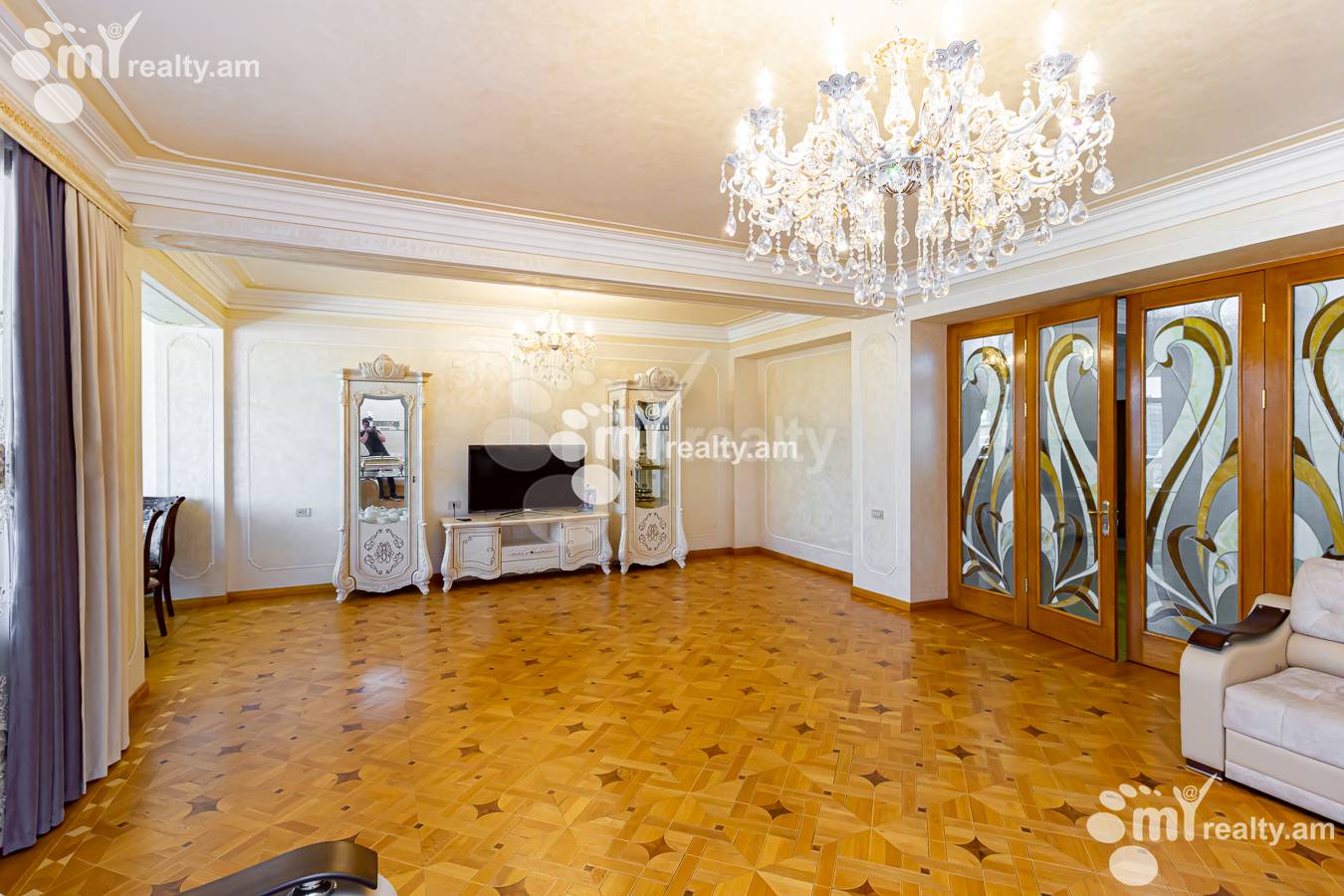 4 bedroom apartment for rent Yekmalyan St, Center Yerevan, 151964
