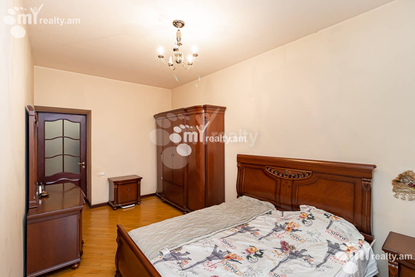 Купить 3 комнатную квартиру Паронян ул, Центр Ереван, 151535