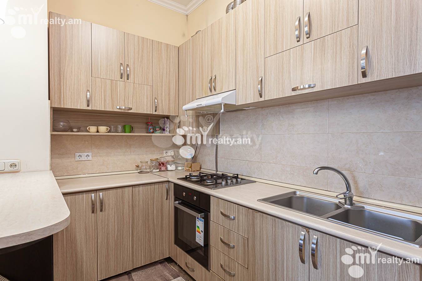3 bedroom apartment for rent Yekmalyan St, Center Yerevan, 153262