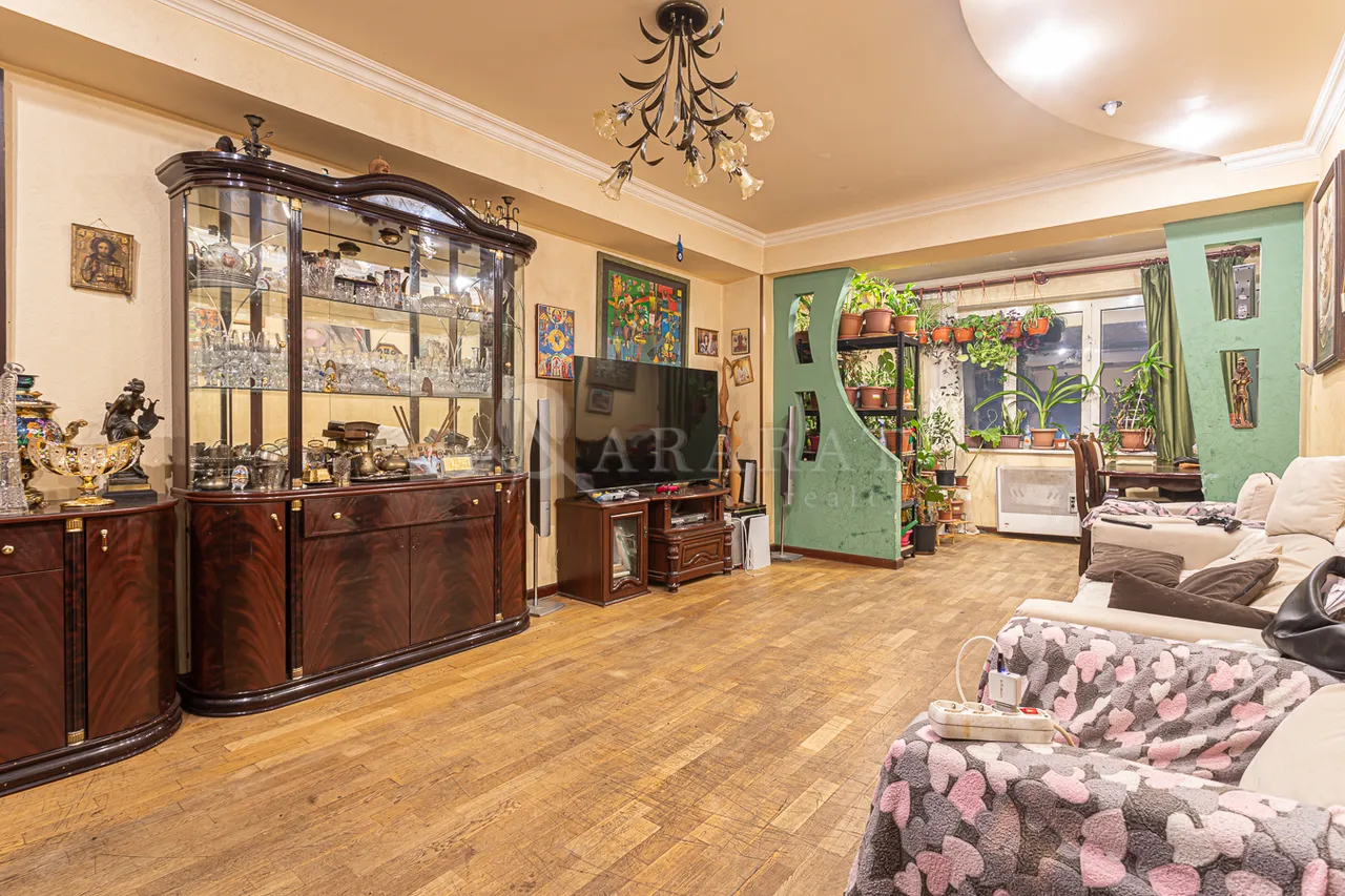 3 bedroom apartment for sale Israelyan St, Center Yerevan, 157985