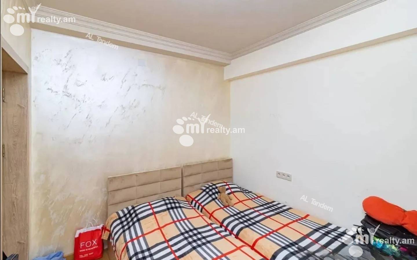 Купить 3 комнатную квартиру Нар Дос ул, Центр Ереван, 158191