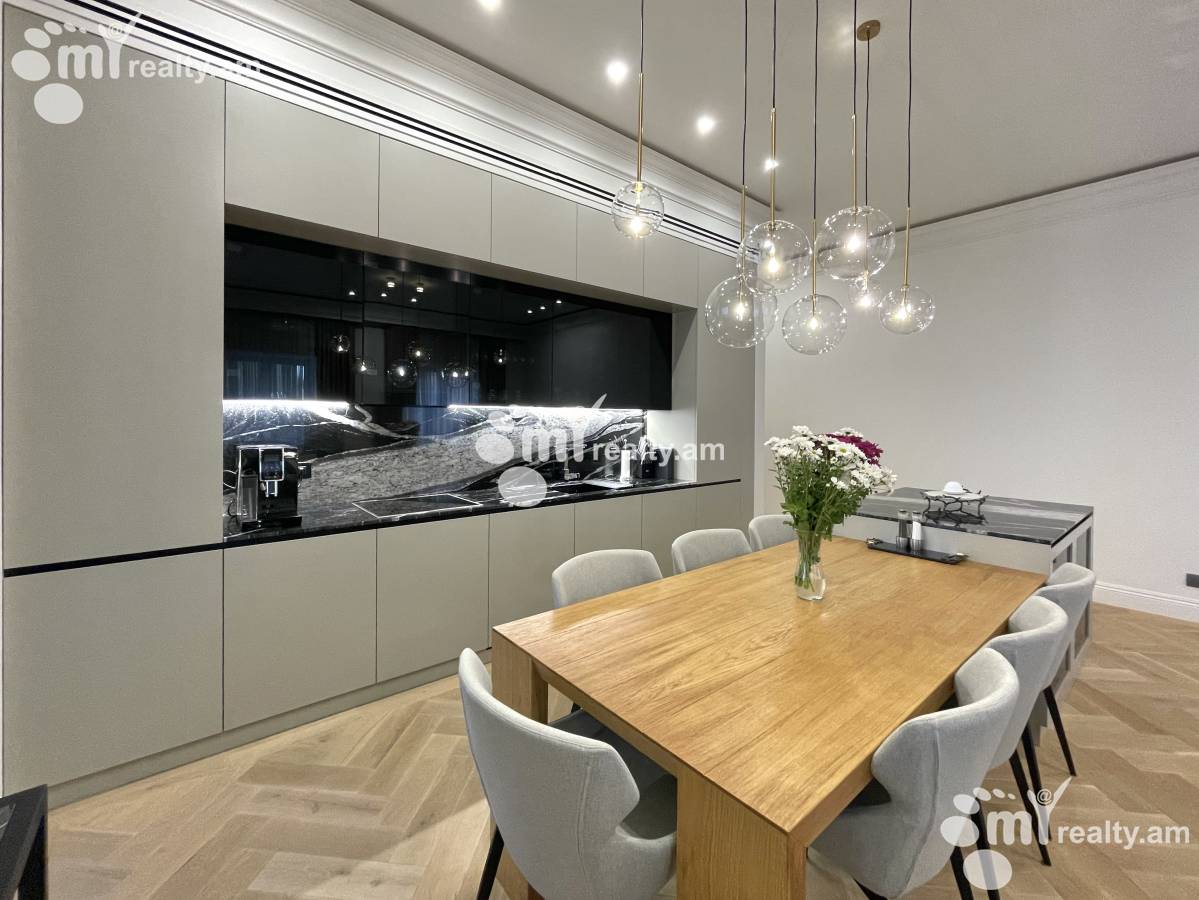 3 bedroom apartment for rent Moskovyan St, Center Yerevan, 160106