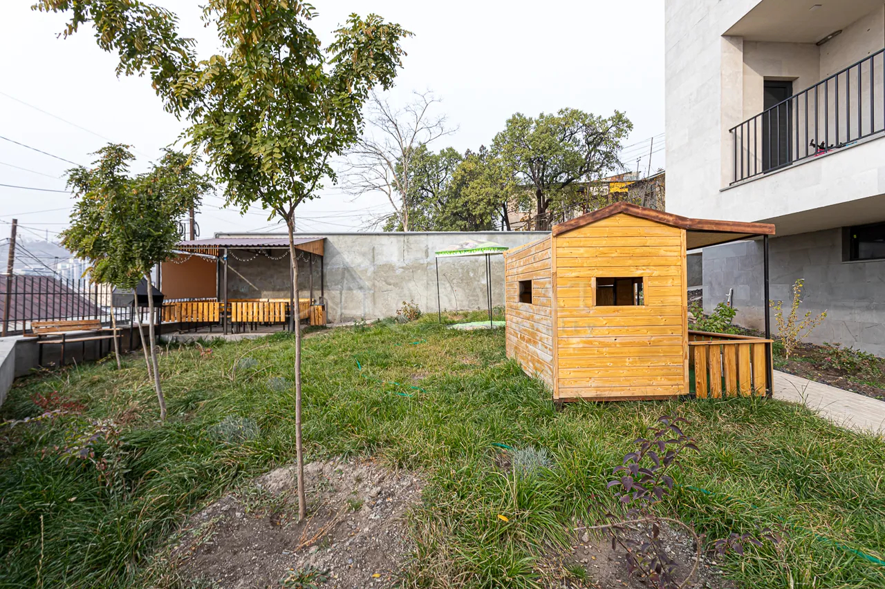 2 bedroom apartment for sale rue d'Aygestan 11, Center Yerevan, 157978