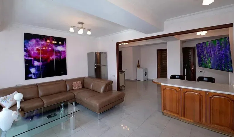 3 սենյականոց բնակարան  Նազարբեկյան թաղ, Աջափնյակ Երևան, 159023