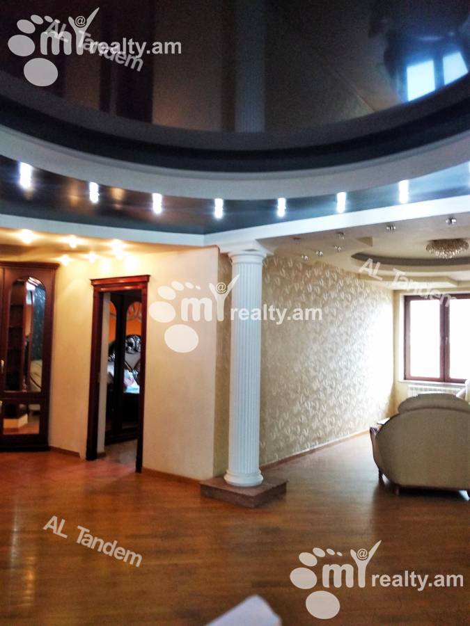 Купить 4 комнатную квартиру Саят-Нова пр, Центр Ереван, 125725