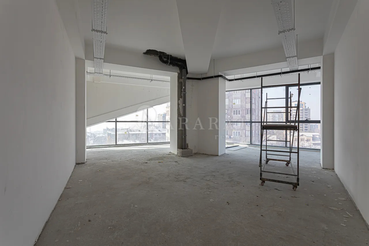 Снять коммерческoе помещение Н. Зарян стр, Арабкир Ереван, 158318