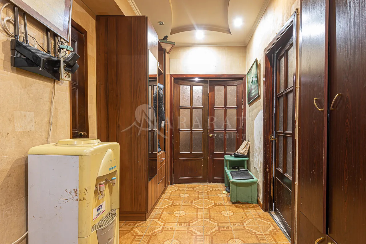 3 bedroom apartment for sale Israelyan St, Center Yerevan, 157985