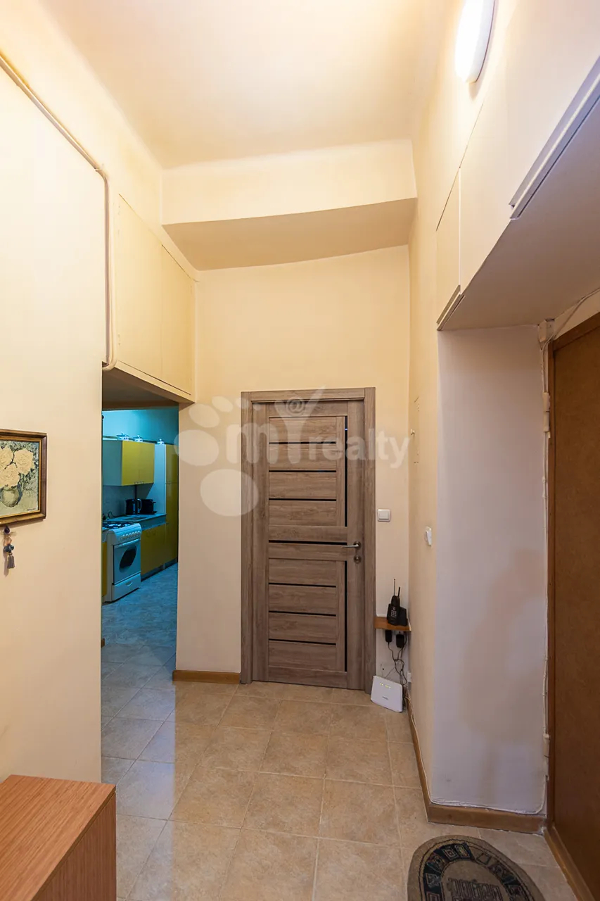 Купить 2 комнатную квартиру Амирян ул, Центр Ереван, 160240