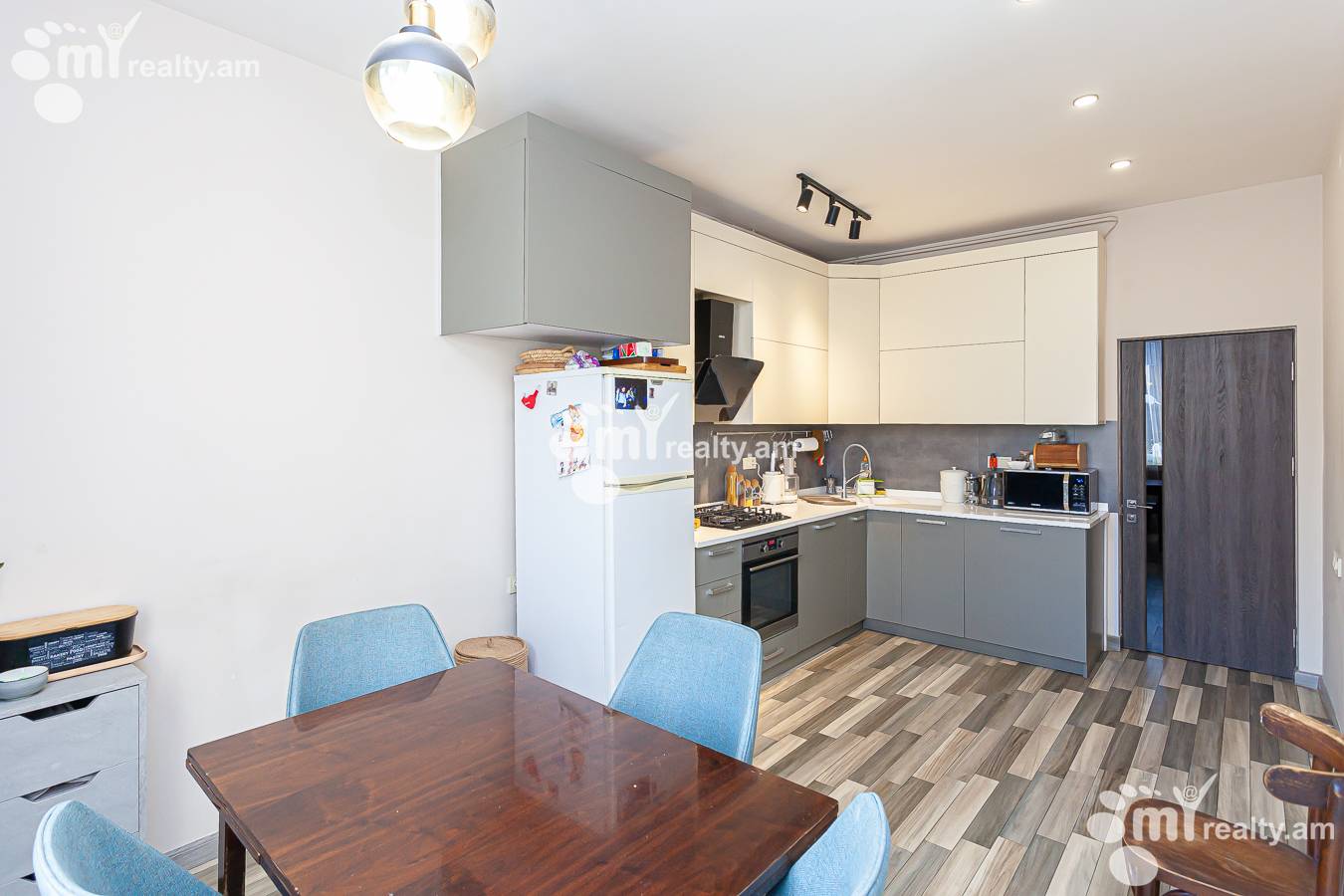 3 սենյականոց բնակարան  Կոմիտասի պող, Արաբկիր Երևան, 154007