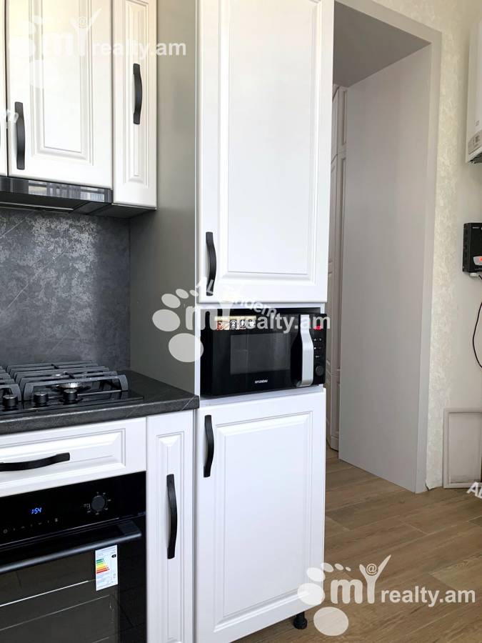 Купить 3 комнатную квартиру Вардананц ул, Центр Ереван, 143105