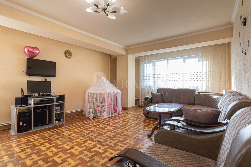3-bedroom/apartment-for-sale/Adonts+St/Arabkir/Yerevan