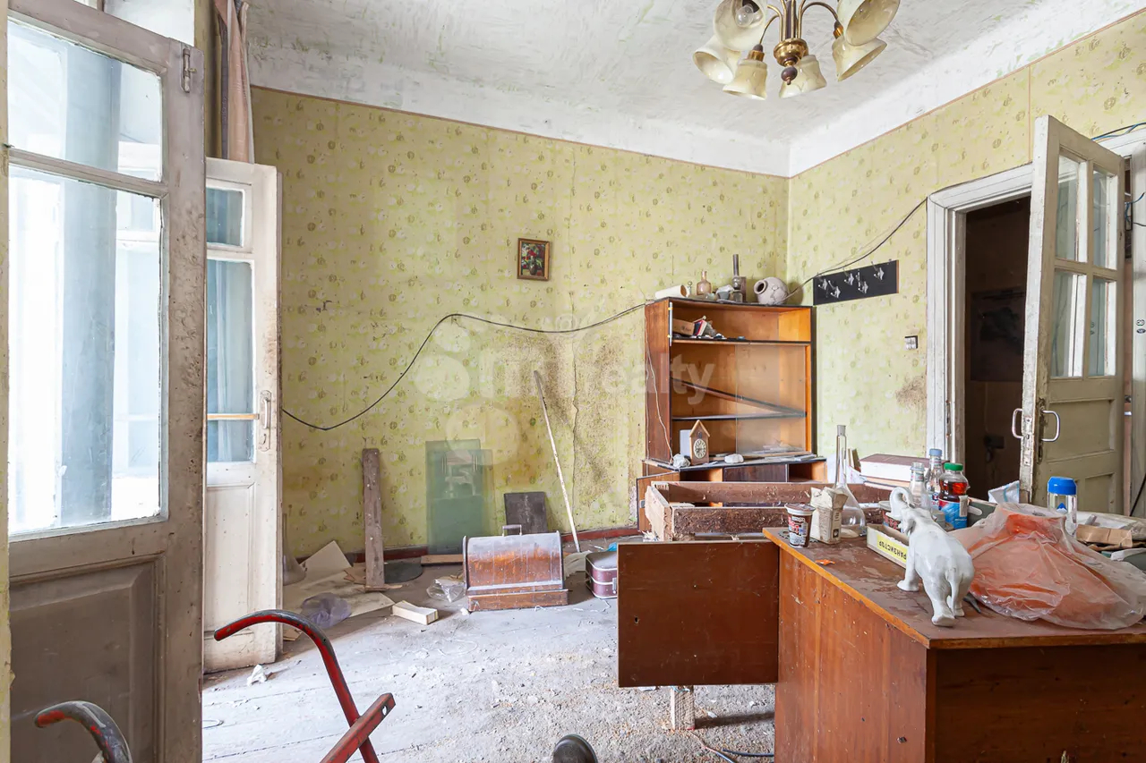 Купить 2 комнатную квартиру Паронян ул, Центр Ереван, 159515