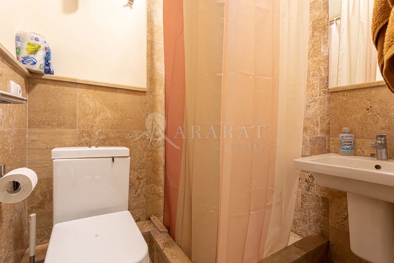 4 bedroom apartment for sale خیابان آنتارایین, مرکز شهر ایروان, 157845