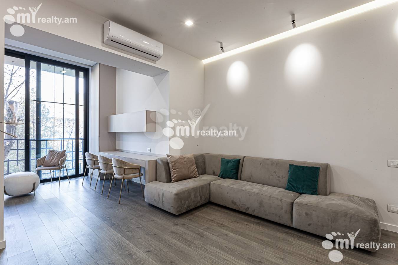 2 bedroom apartment for rent Isahakyan St, Center Yerevan, 147908