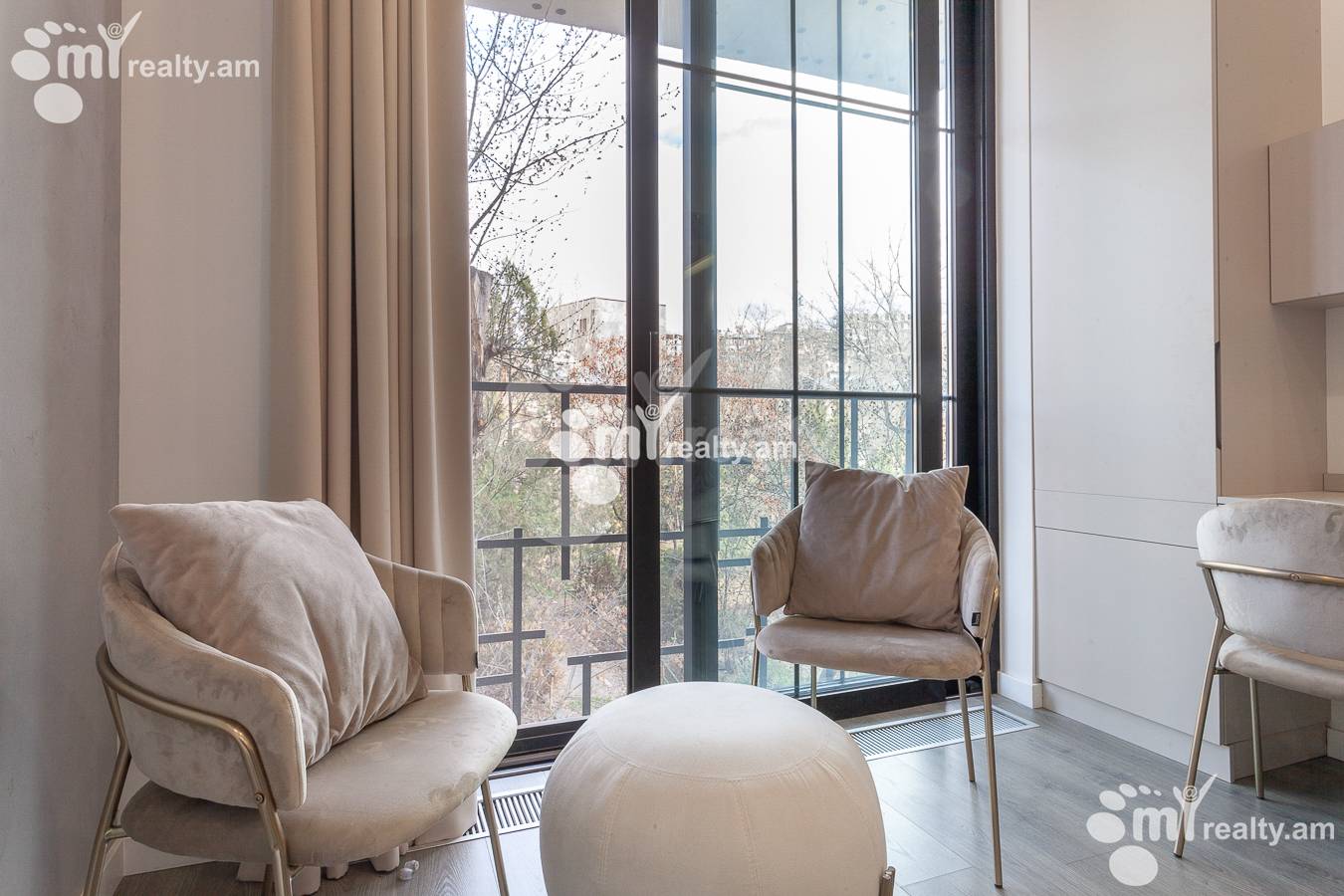 2 bedroom apartment for rent Isahakyan St, Center Yerevan, 147908