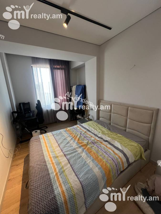 3 bedroom apartment for sale Charents St, Center Yerevan, 136351