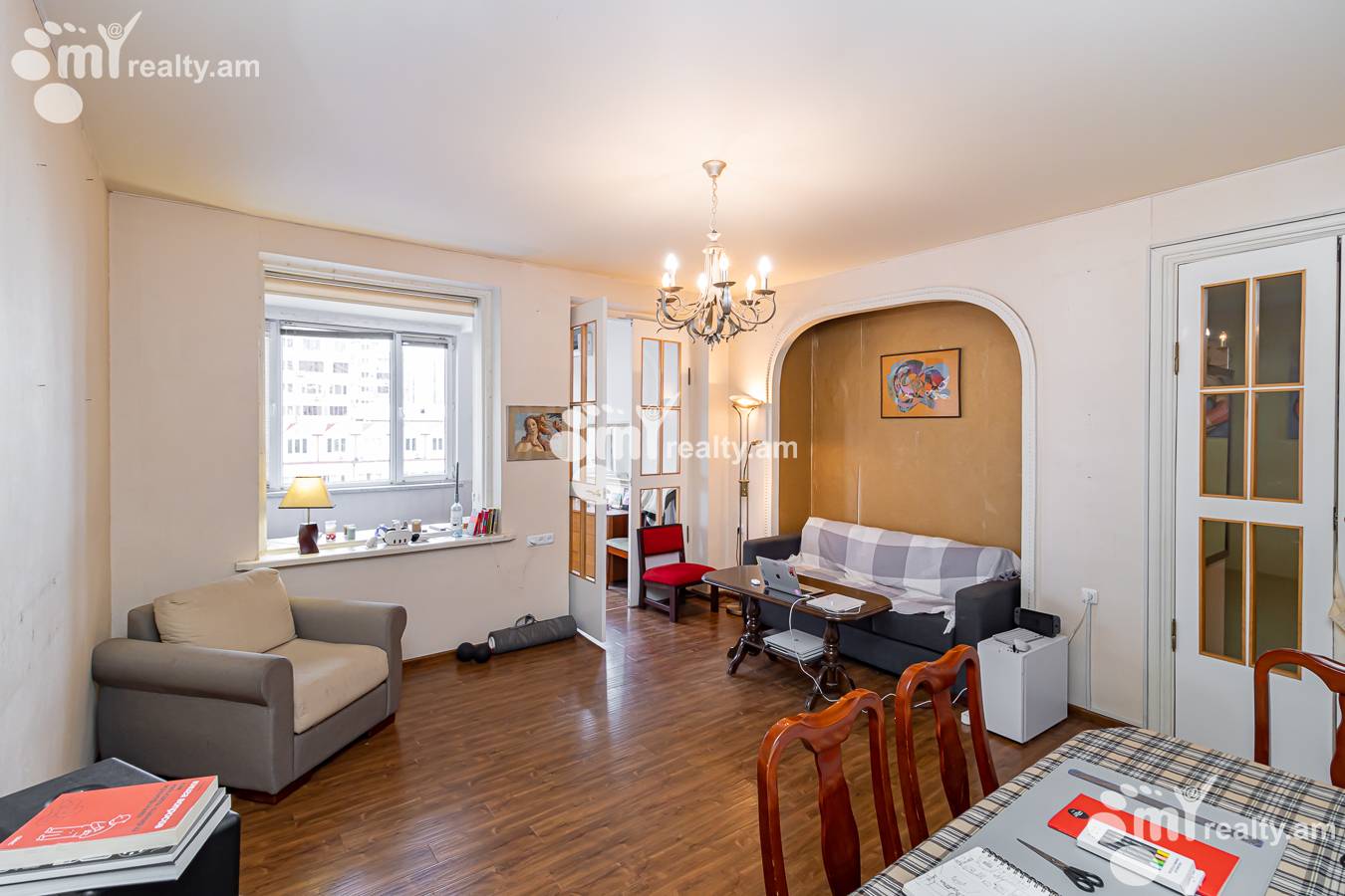 3 սենյականոց բնակարան  Մաշտոցի պող, Կենտրոն Երևան, 147256