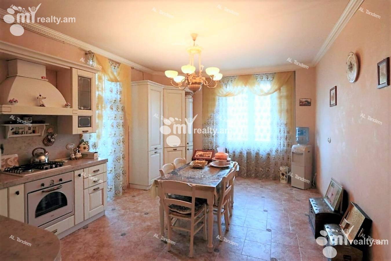 3 bedroom apartment for sale (خیابان باقرامیان (عربکیر, عربگیر ایروان, 122607