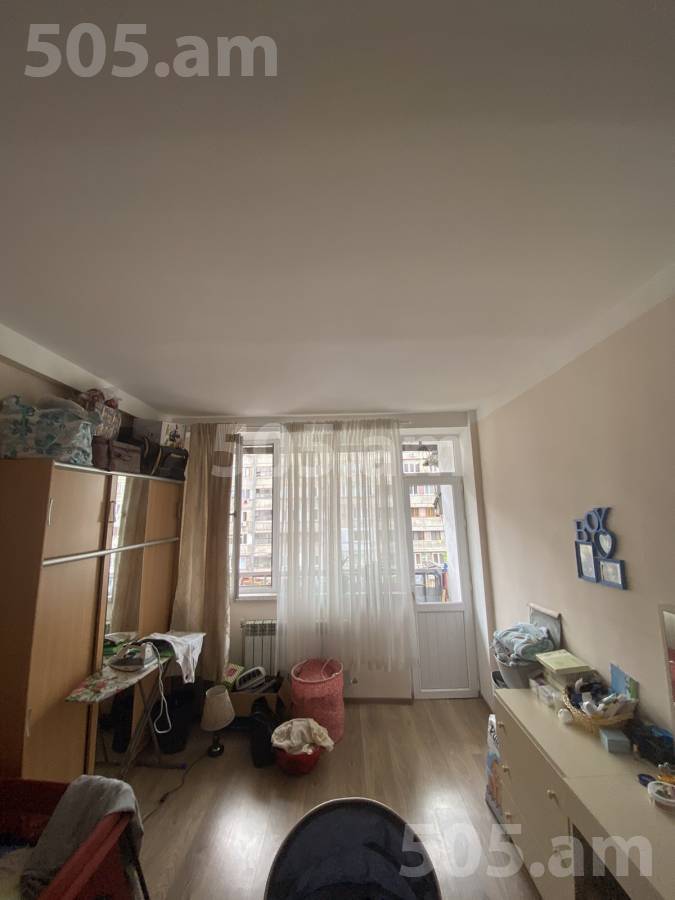 3 bedroom apartment for sale خیابان م. خورِناتسی, مرکز شهر ایروان, 98372