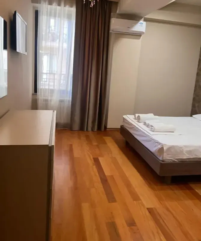 2 bedroom apartment for rent Buzand St, Center Yerevan, 161565