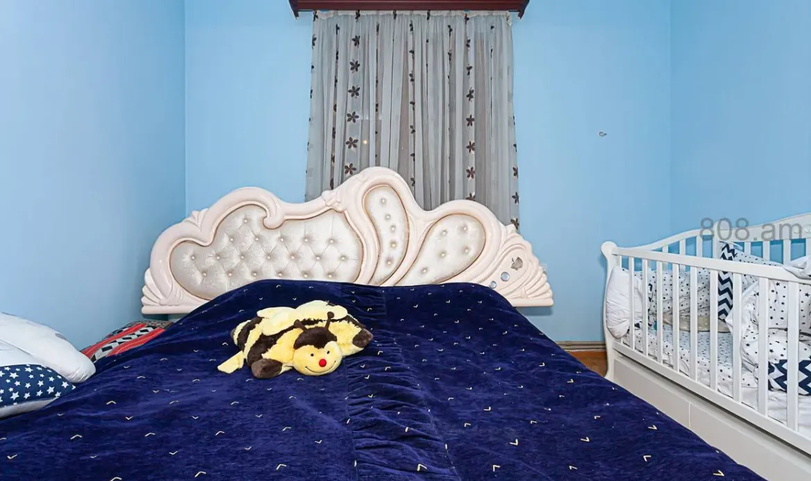 4 bedroom apartment for sale Abovyan St, Center Yerevan, 159959