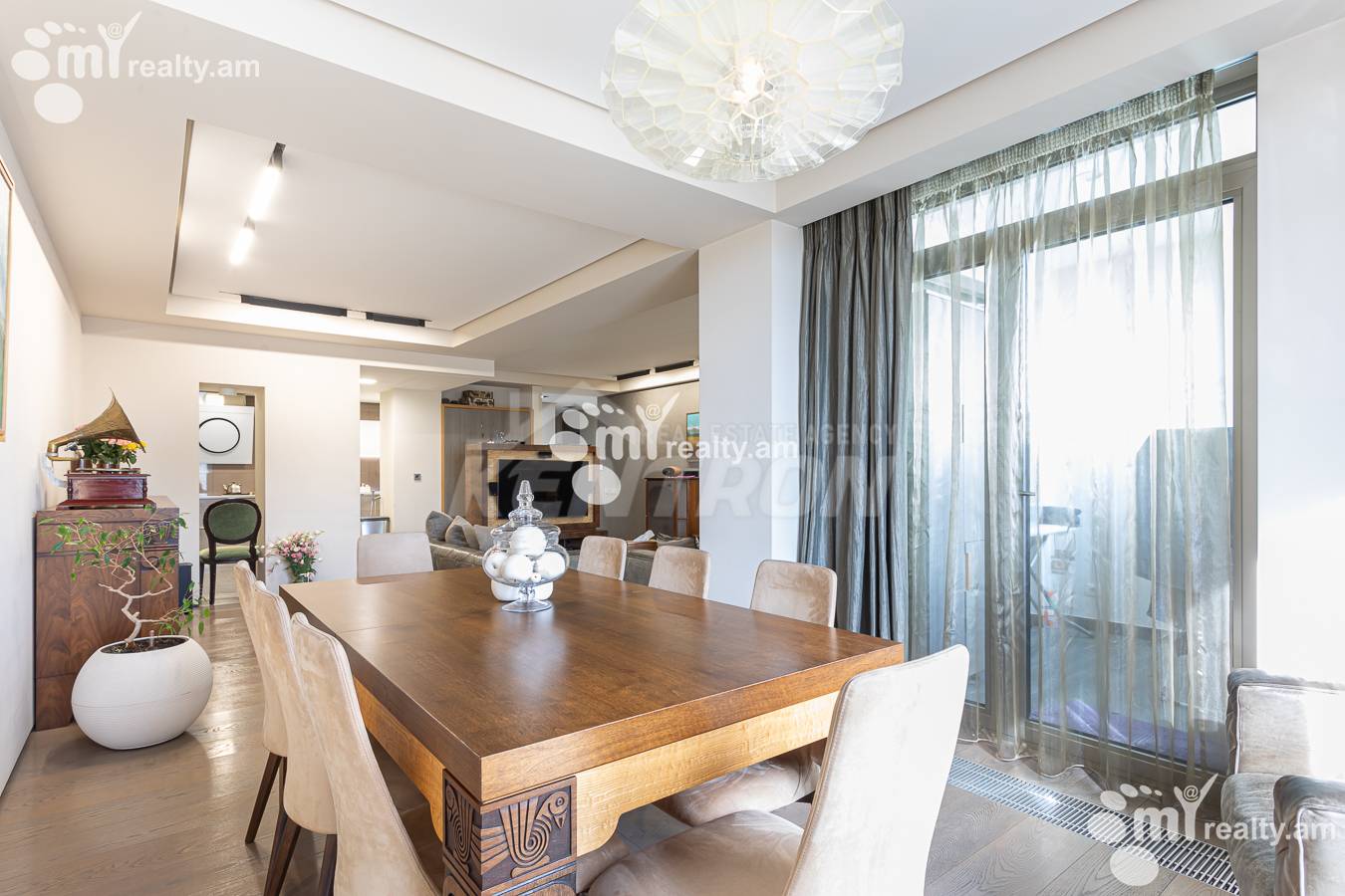 5 սենյականոց բնակարան  Անտառային փող, Կենտրոն Երևան, 156280