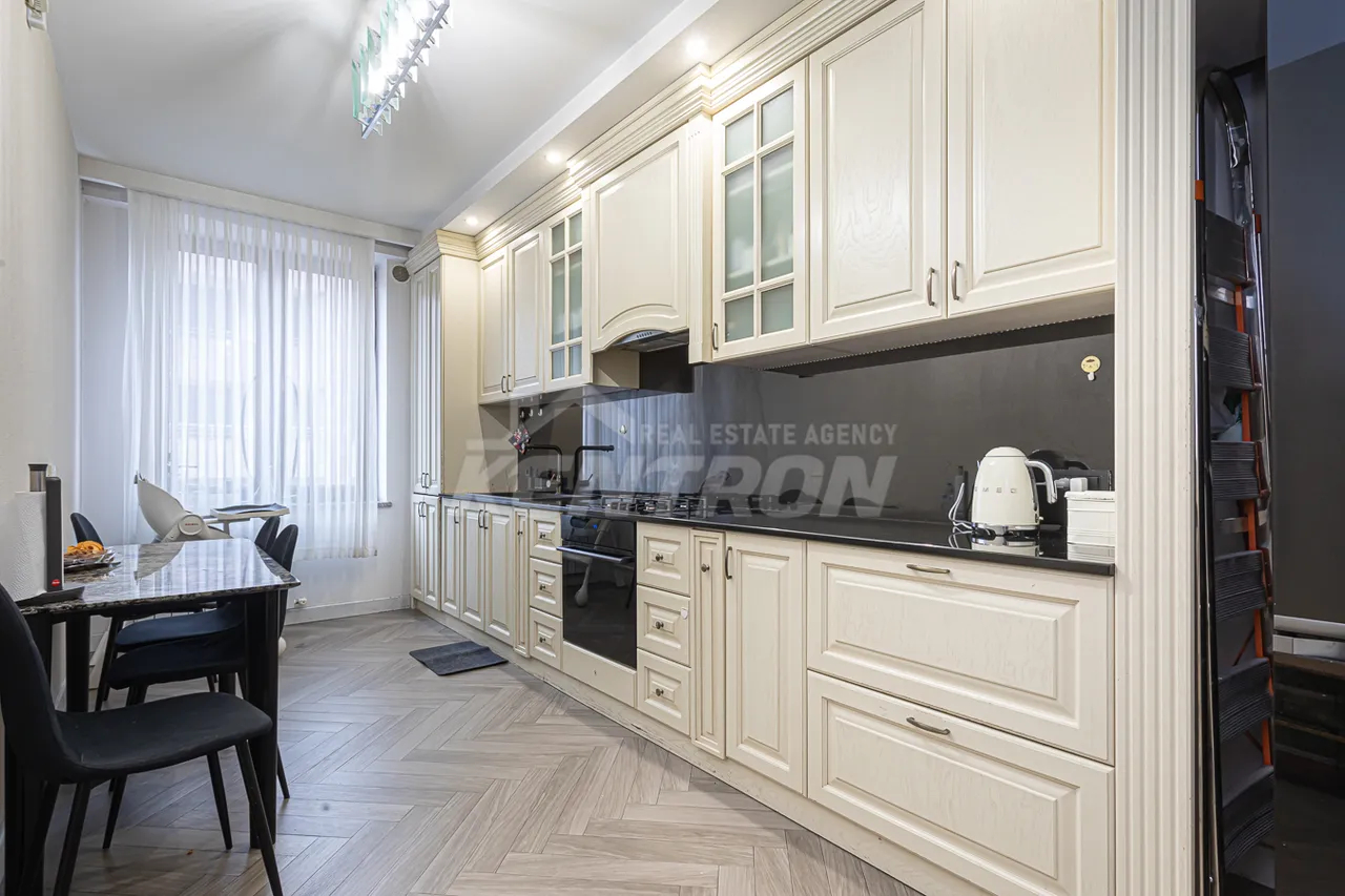4 bedroom apartment for sale Aram St, Center Yerevan, 159223
