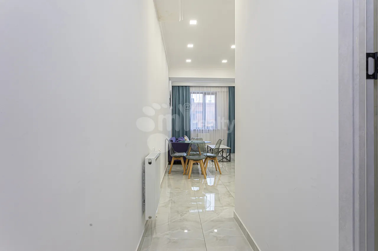 2 սենյականոց բնակարան վարձով Հանրապետության փող, Կենտրոն Երևան, 158041