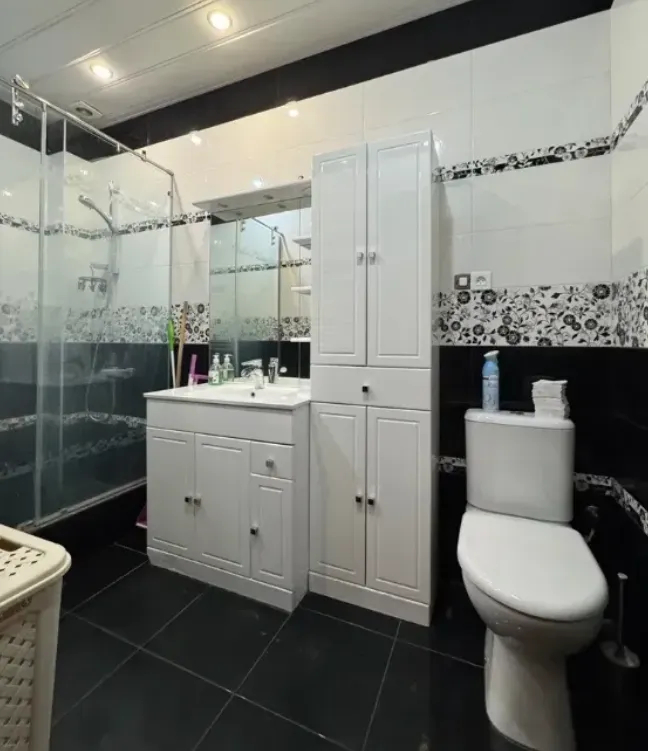 3 bedroom apartment for rent Paronyan St, Center Yerevan, 160221