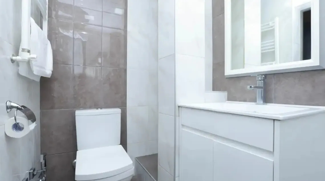 3 bedroom apartment for rent Amiryan St, Center Yerevan, 157659