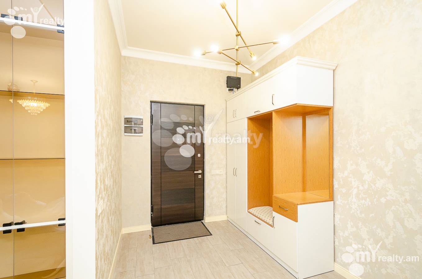 3 bedroom apartment for rent Amiryan St, Center Yerevan, 151212