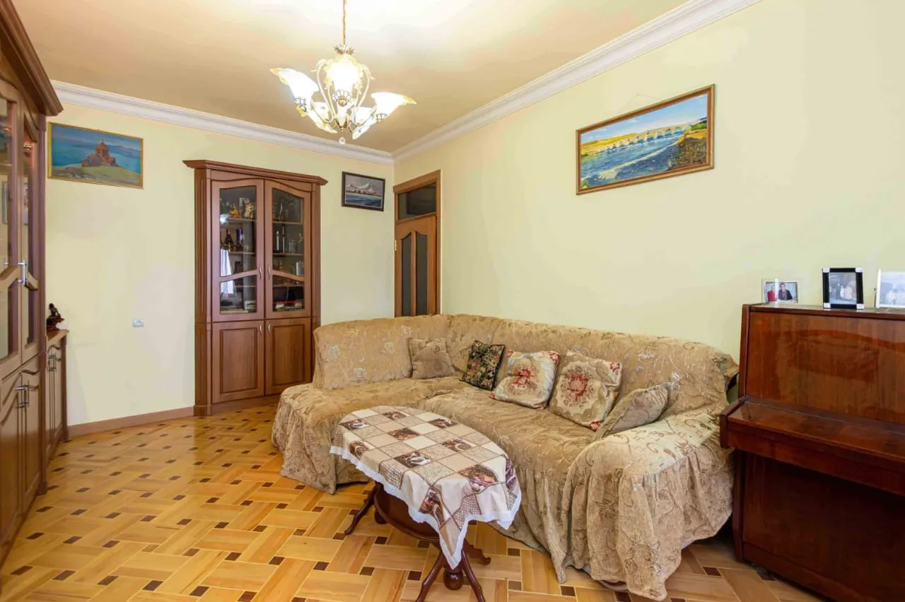 4 bedroom apartment for sale Leninakan St, Adjapnyak Yerevan, 160232