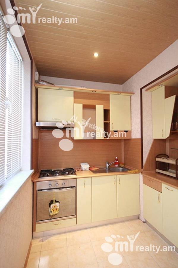 3 սենյականոց բնակարան  Սայաթ-Նովայի պող, Կենտրոն Երևան, 158592