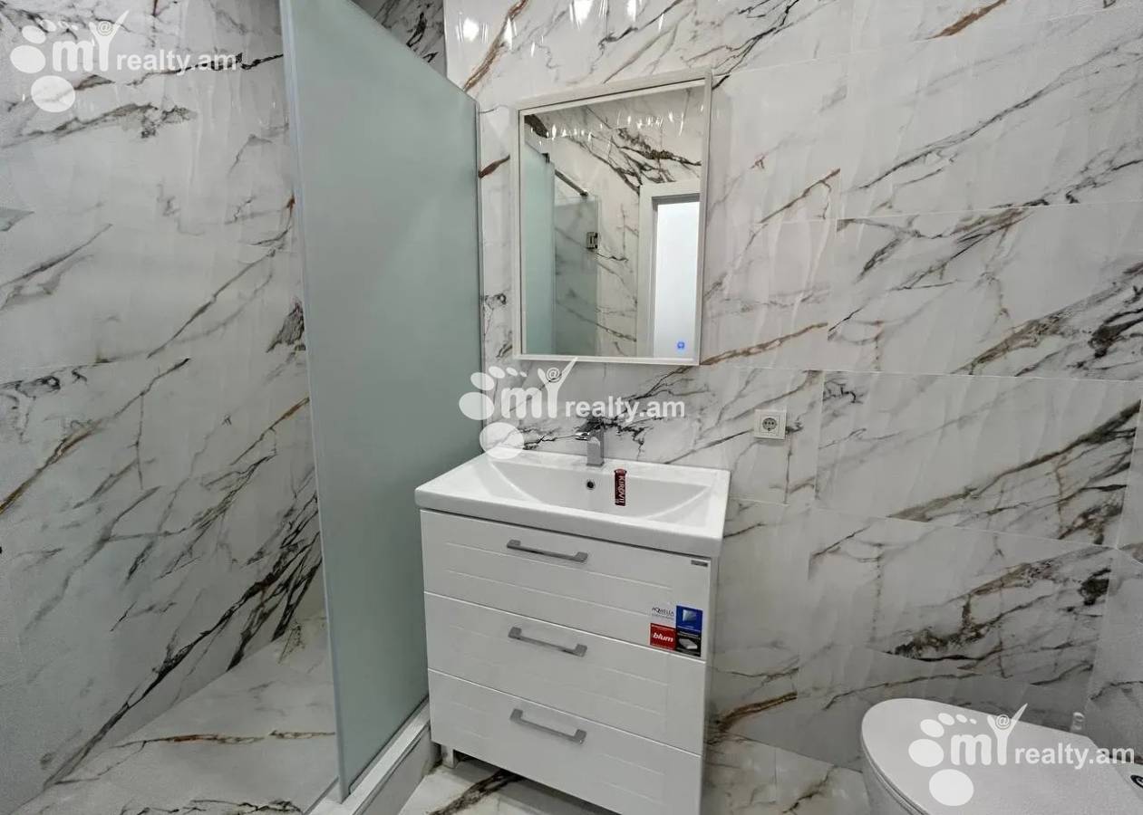 3 bedroom apartment for sale Hanrapetutyan St, Center Yerevan, 156970