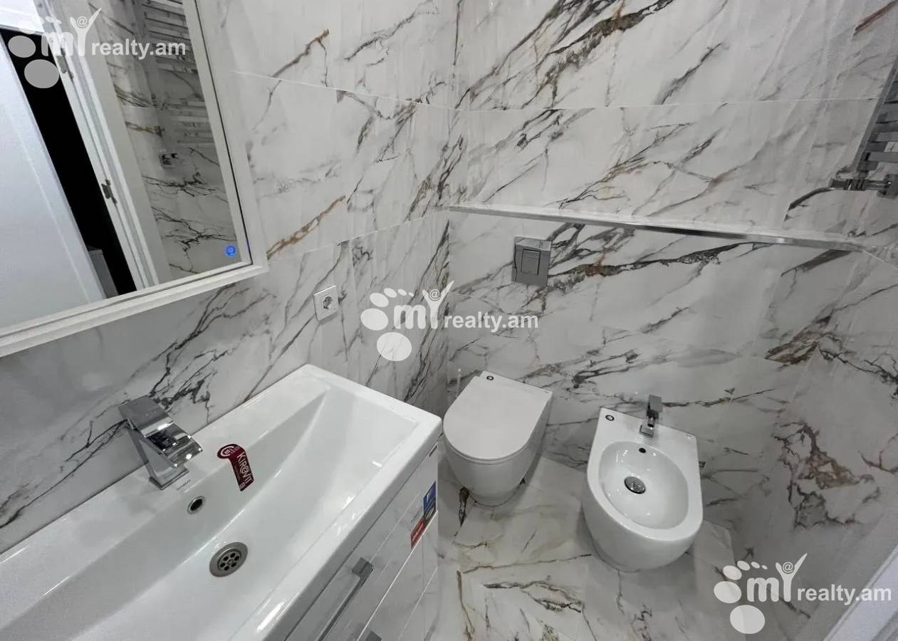 3 bedroom apartment for sale Hanrapetutyan St, Center Yerevan, 156970