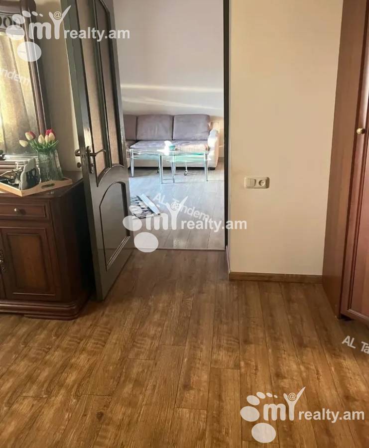 2 սենյականոց բնակարան  Մաշտոցի պող, Կենտրոն Երևան, 125847