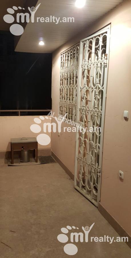 3 bedroom apartment for sale Azatutyan avenue, Kanaqer-Zeytun Yerevan, 153780