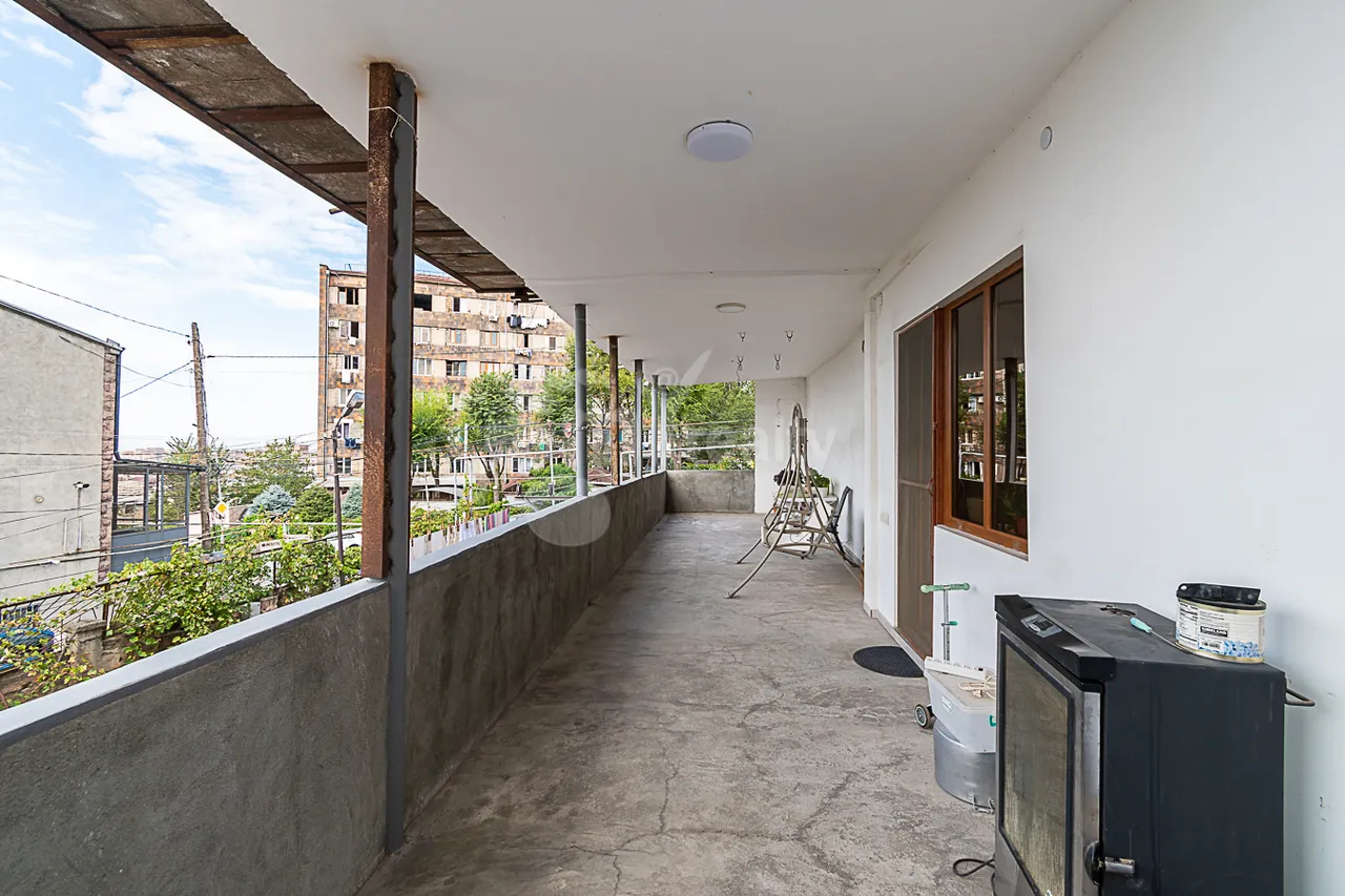 4 bedroom apartment for sale K. Ulnetsi St, Kanaqer-Zeytun Yerevan, 161750