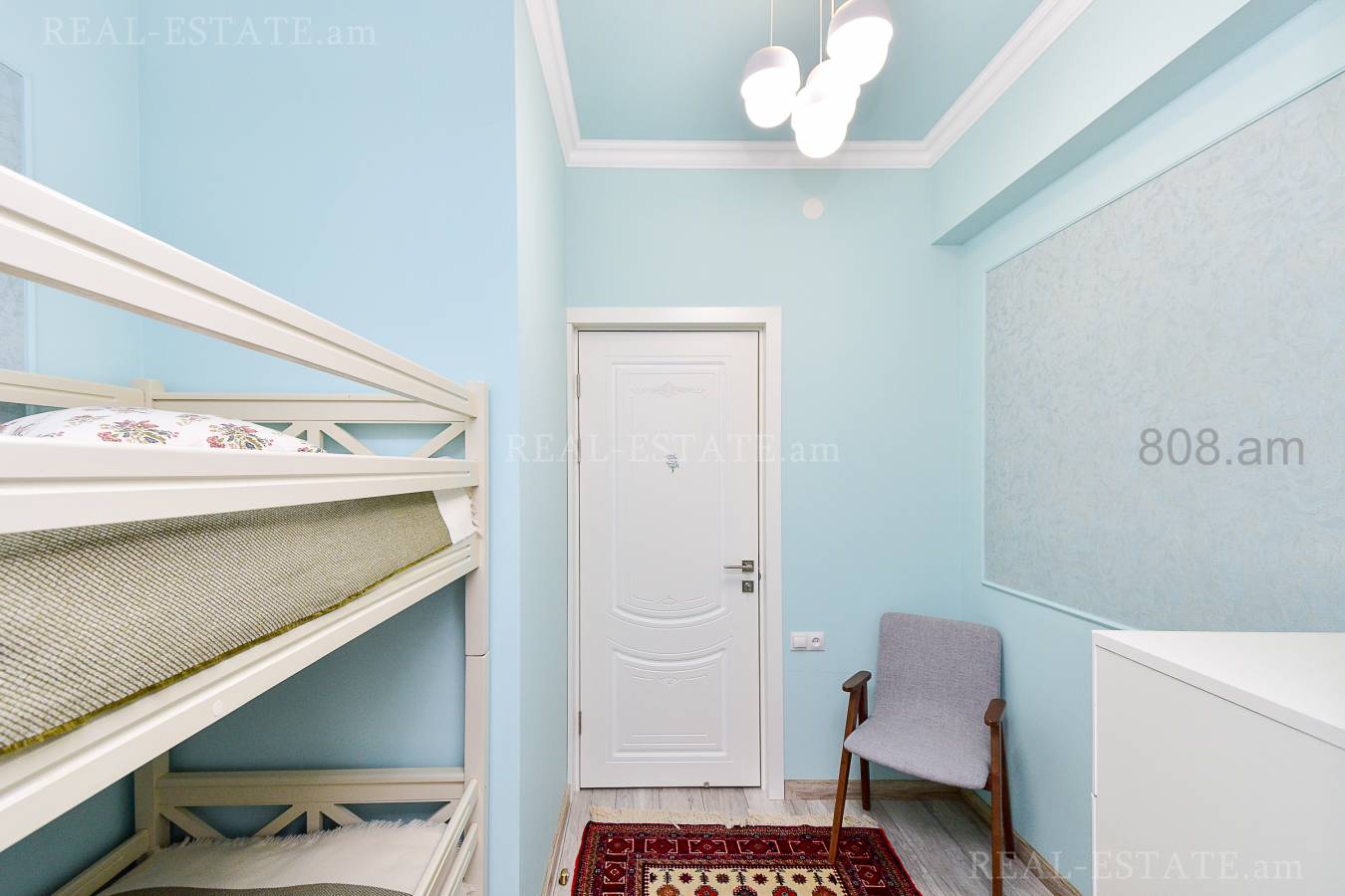 Купить 4 комнатную квартиру Лер. Камсар ул, Центр Ереван, 127317