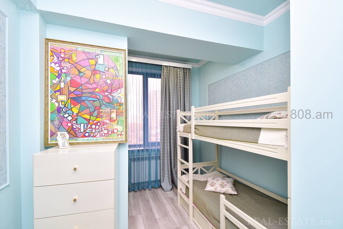 Купить 4 комнатную квартиру Лер. Камсар ул, Центр Ереван, 127317