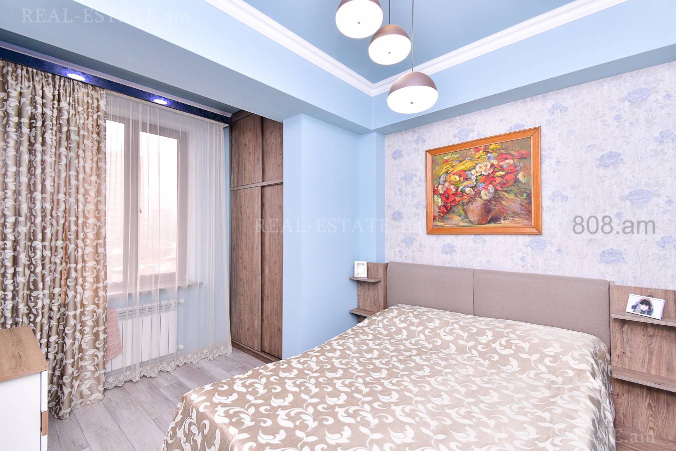 Купить 4 комнатную квартиру Лер. Камсар ул, Центр Ереван, 127317