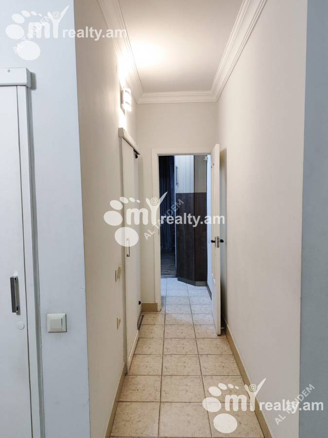 Снять 3 комнатную квартиру Абовян ул, Центр Ереван, 142503