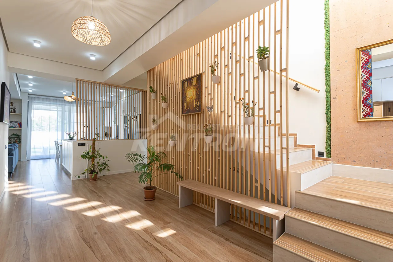 House for sale Paruyr Sevak dis., Awan Yerevan, 158077