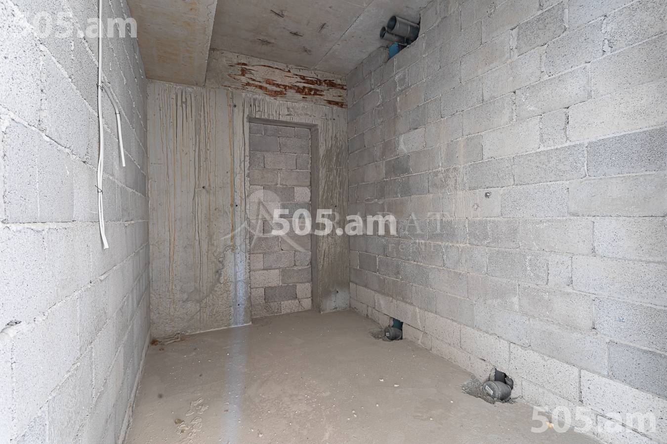 4 սենյականոց բնակարան  Էմինեսկու փող, Քանաքեռ-Զեյթուն Երևան, 157068