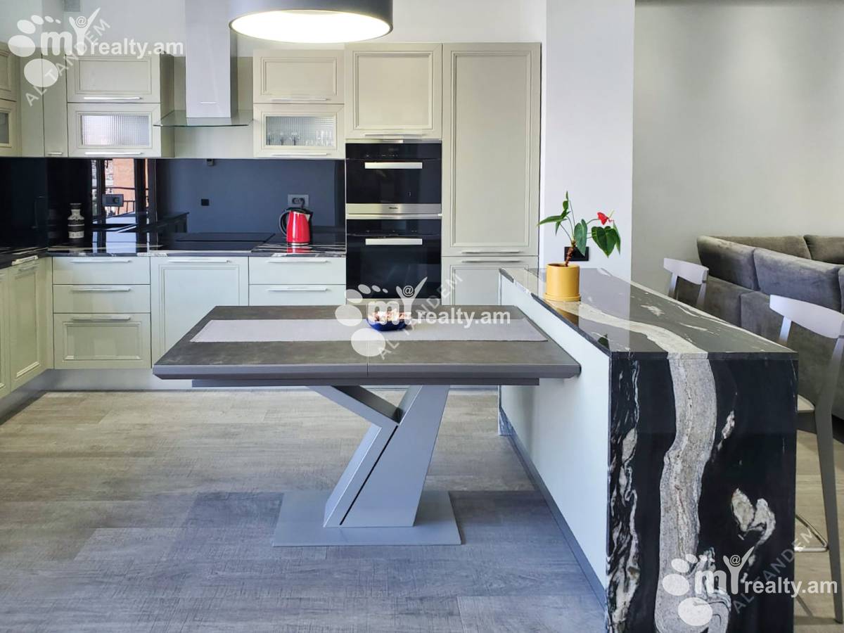 3 bedroom apartment for sale Amiryan St, Center Yerevan, 161202