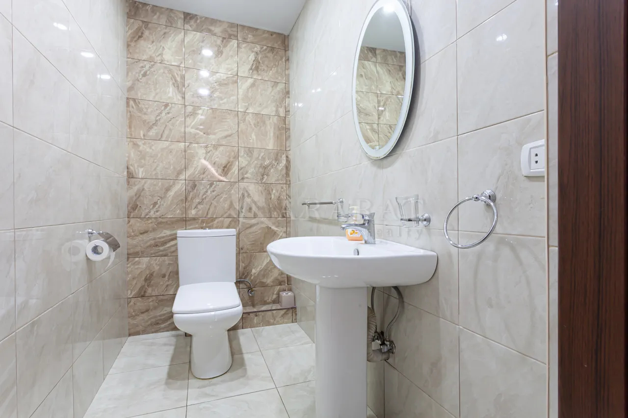 3 bedroom apartment for rent خیابان ابوویان, مرکز شهر ایروان, 158978