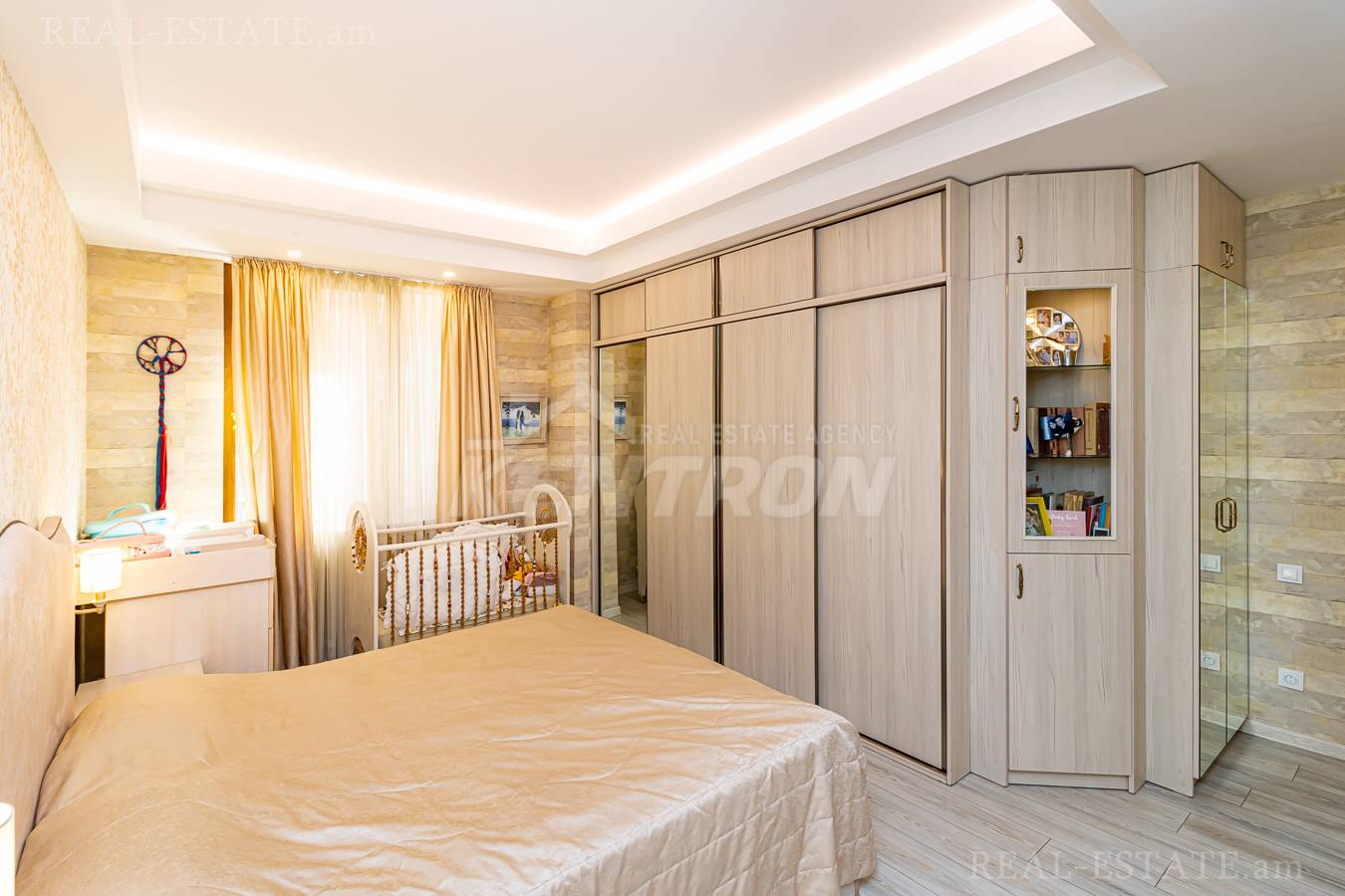 4 սենյականոց բնակարան  Ադոնց փող, Արաբկիր Երևան, 139908