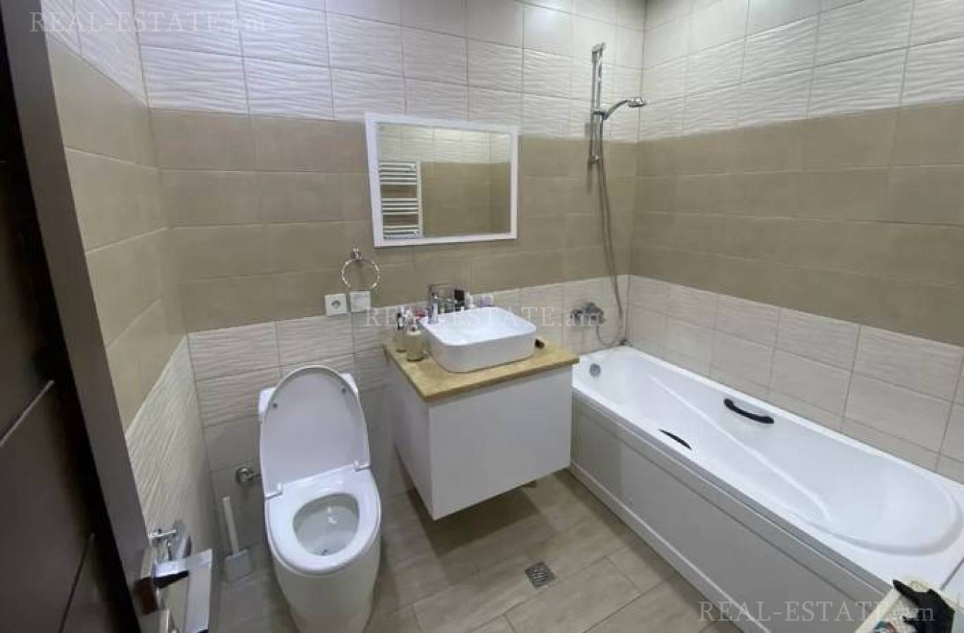 Купить 4 комнатную квартиру Севак ул, Канакер-Зейтун Ереван, 128184